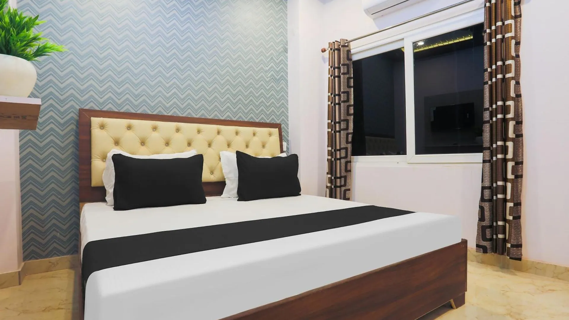 Hotel O National Banaras Inn Váránasí