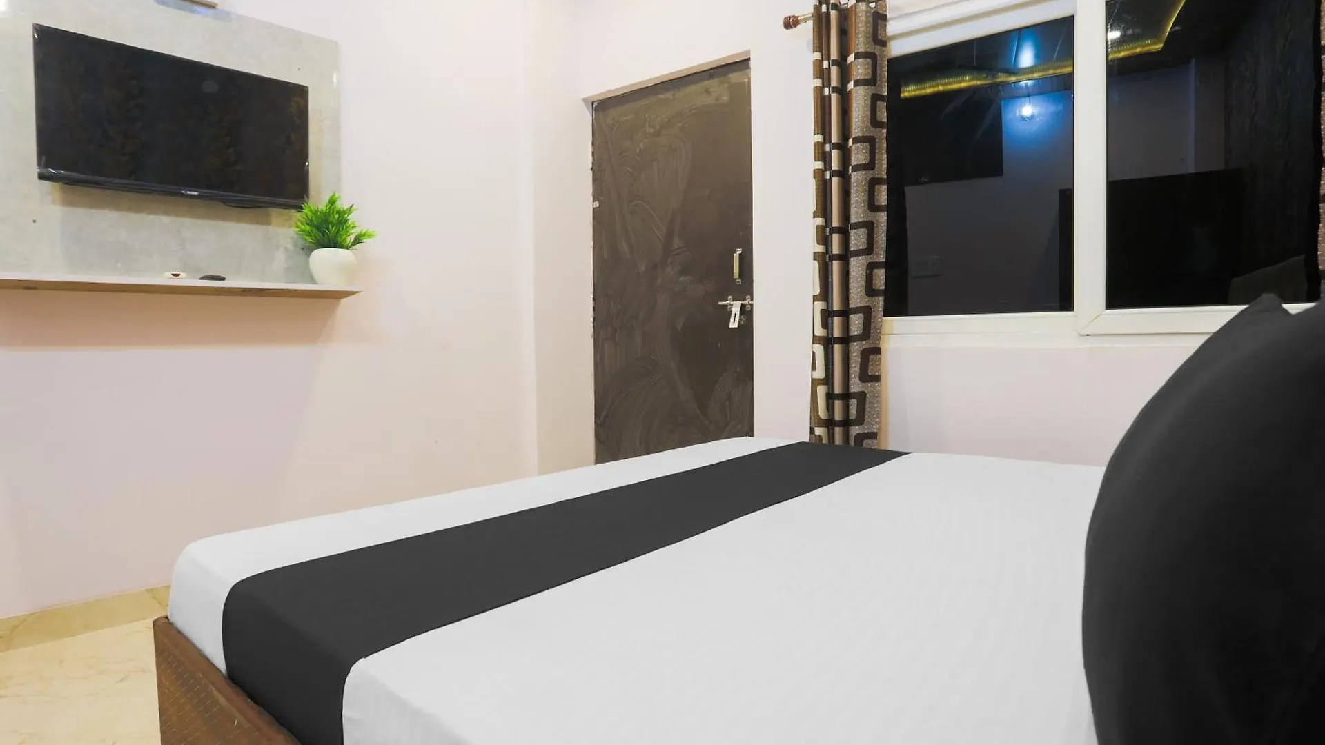 Hotel O National Banaras Inn Váránasí 3*,  Indie